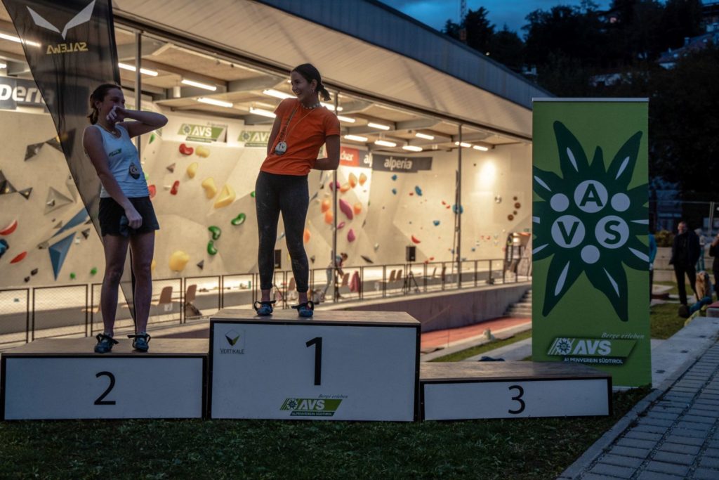 Jana Sanin und Jana Messner bei der Südtiroler Jugendmeisterschaft im Bouldern I (c) Jan Schenk I AVS