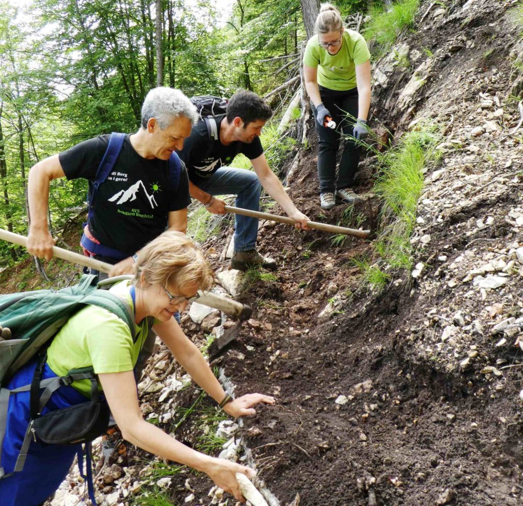 engagierte Mitglieder am Wegetag © AVS Etschtal, AVS