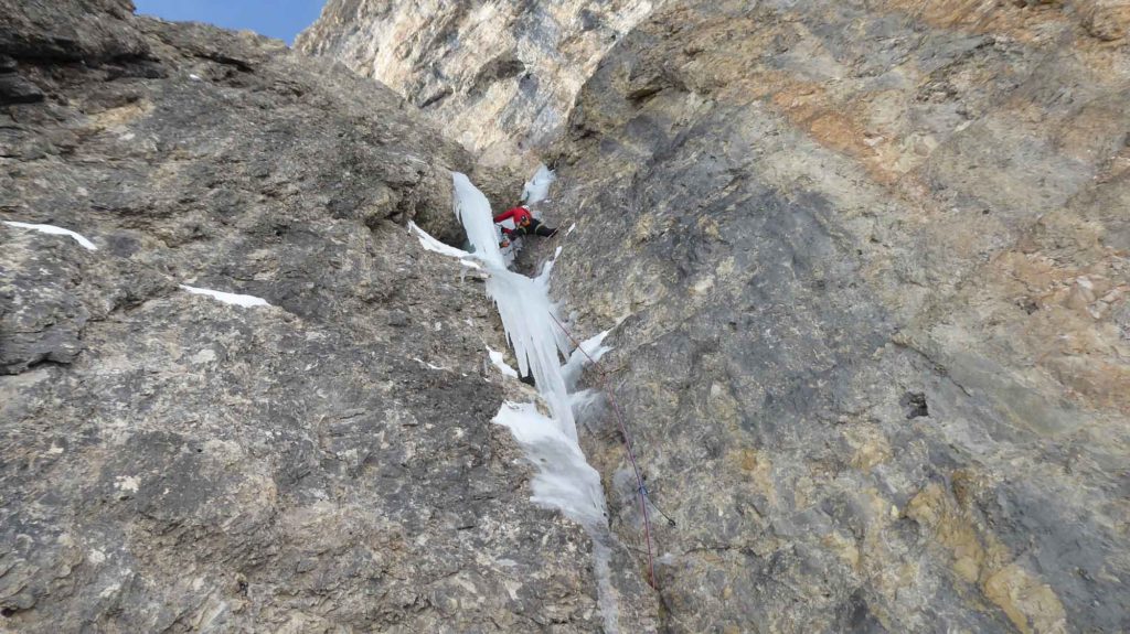 "Der Rotz" Jörg in der in der 2. Seillänge © Manuel Luterotti