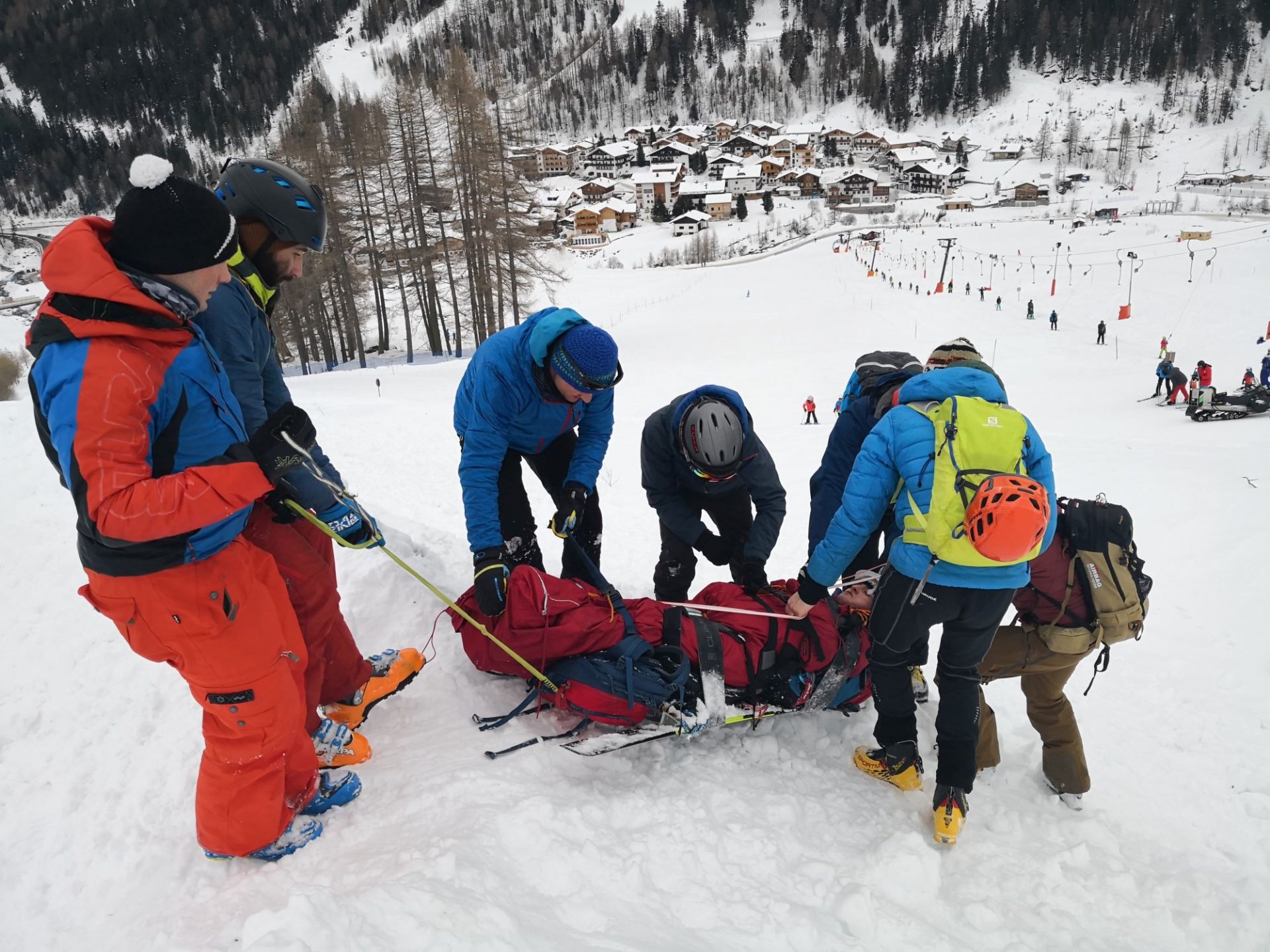 Bergsteigertipp: Skischlitten & Biwacksack-Verschnürung