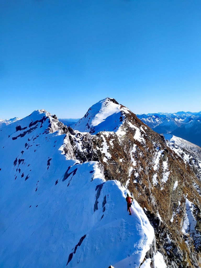 Abstieg: Dem Grat zur Hohen Kreuzspitze folgen