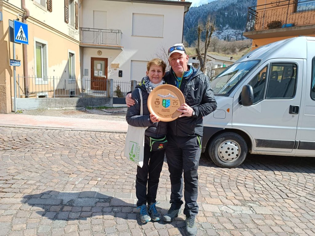 Abordnung aus dem Bergsteigerdorf Lungiarue_c_AVS