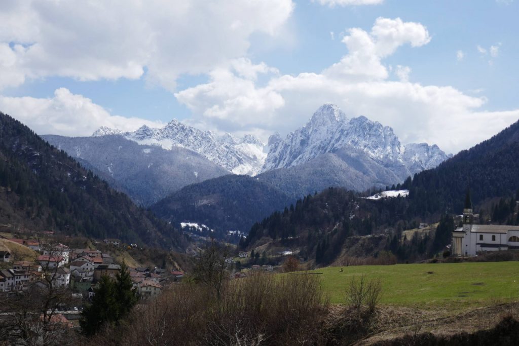 Paularo mit Monte Sernio I ©AVS I Bergsteigerdörfer