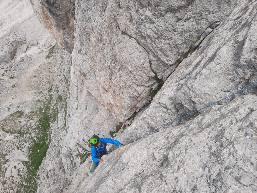 Männer die auf Wände starren © Phillipp Prünster, Martin Siebere und Simon Messner