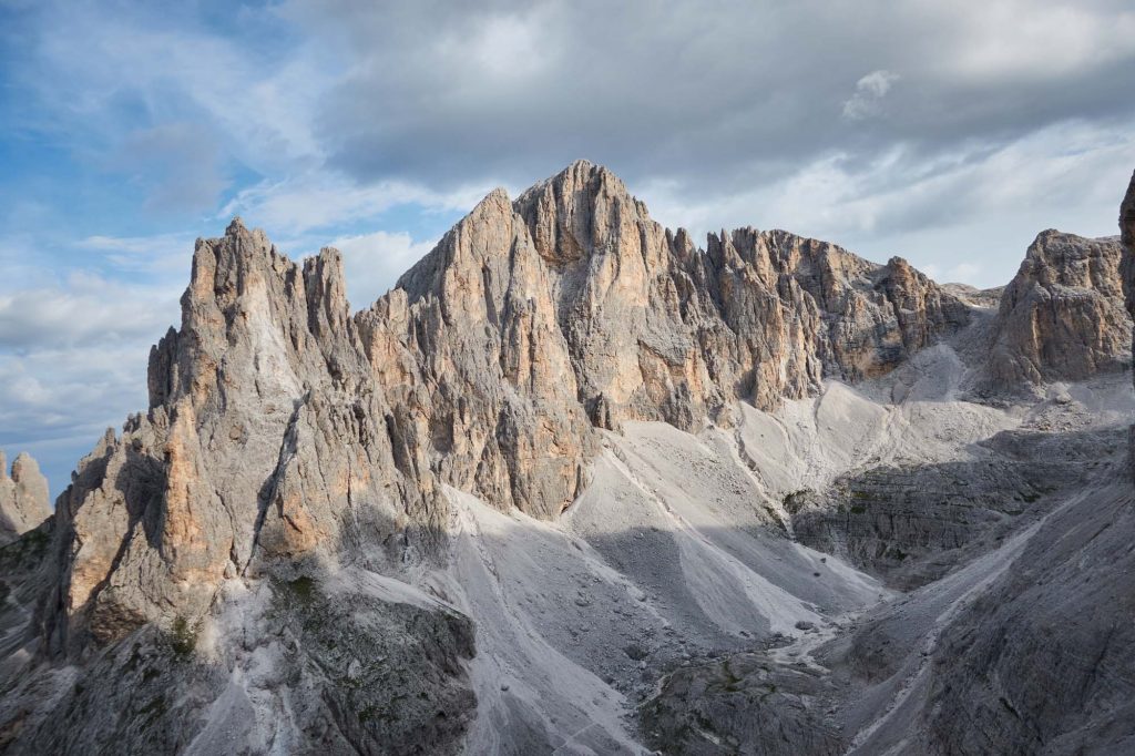 ALPINIST Wilde Dolomiten © Martin Dejori