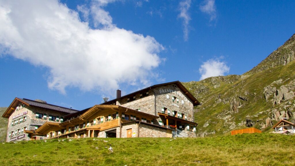 Die Dresdner Hütte (2308 m) - Alpenverein Südtirol