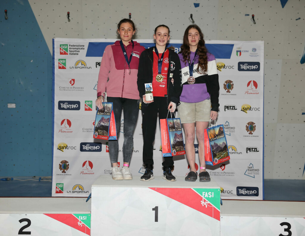 Podium Boulder U18F (c) newspower.it