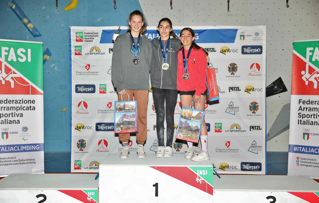 Podium Boulder U16F (c) newspower.it