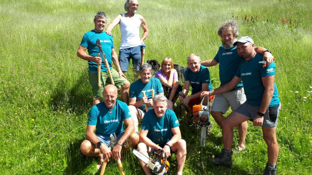 Almpflegeaktion Brunnerwiesen Alm Gruppenfoto | (c) Paul Oberhammer AVS