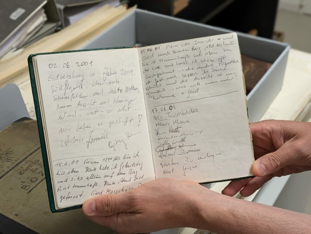 Gipfelbuch Archiv AVS (c) Miriam Federspiel I AVS