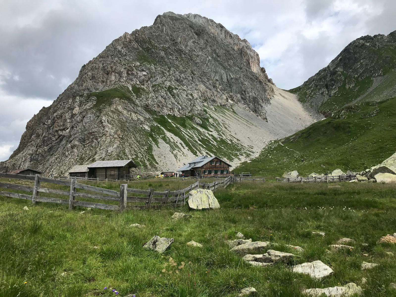 Mit dem Zug zum Karnischen Höhenweg