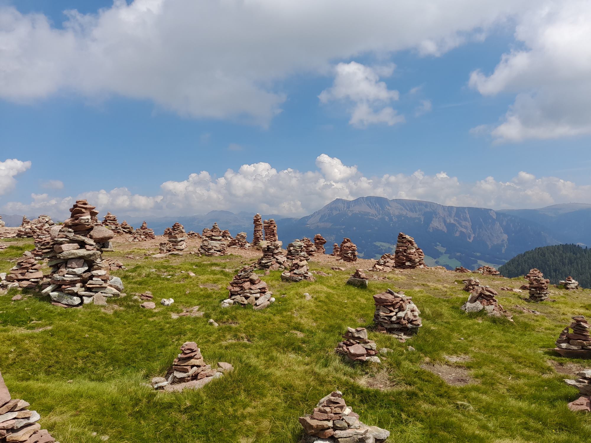 Von Schermoos über die Stoanernen Mandln nach Hafling