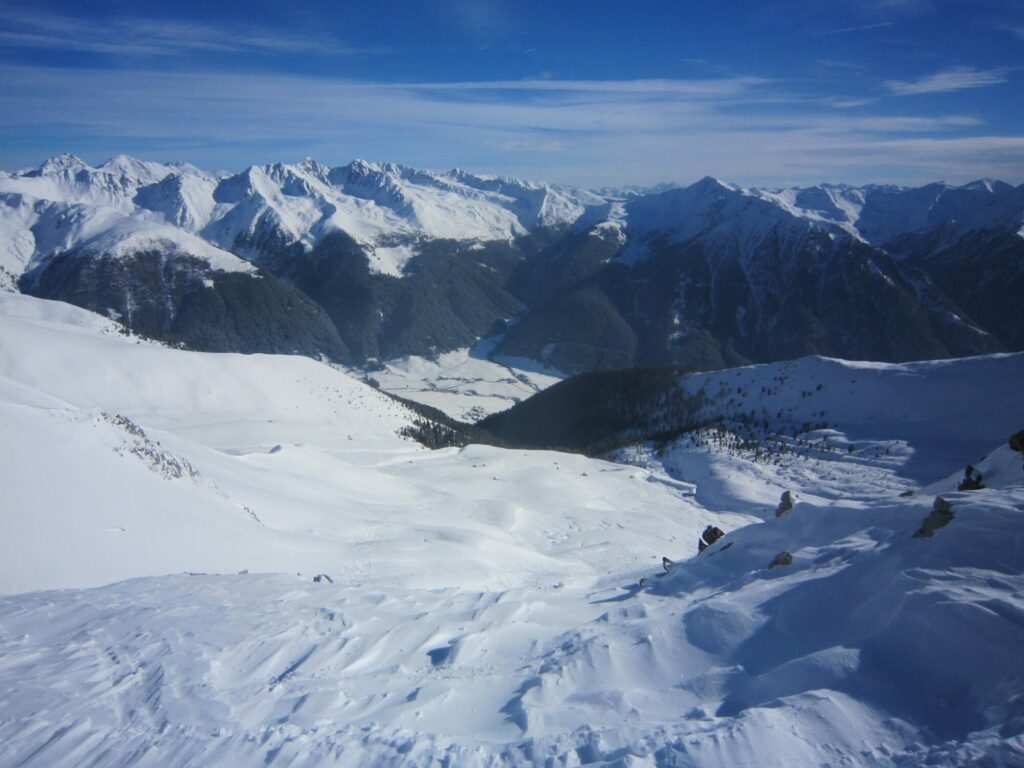 Beliebte Skitour im hinteren Gsieser Tal mit schönen weiten Hängen und rassiger Direktabfahrt vom Gipfel.