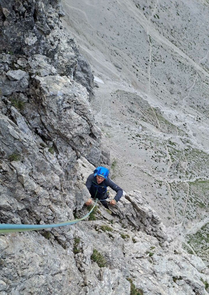 Philipp Hüther in der 8. Seillänge während der ersten Begehung der Glühweinfee (11. Juli 2023).