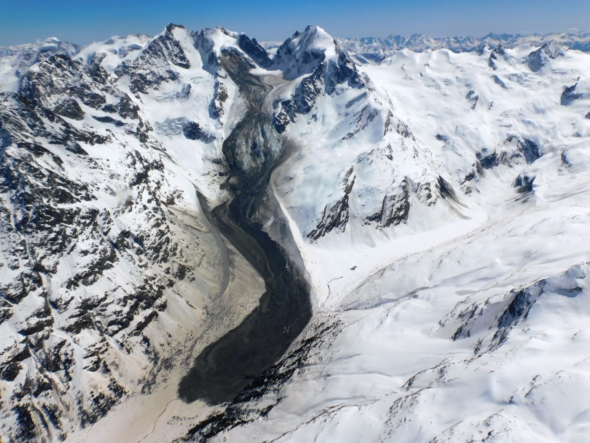 Schwund der unbezahlbaren Ressource Gletscher: Sinnbild für Klimawandel – Simeoni: Bewusste Änderungen der täglichen Gewohnheiten tragen zu Klimaschutz bei