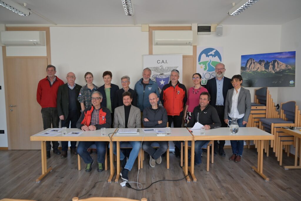 Gruppenfoto Pressekonferenz Steinerne Stadt | (c) Nosc Cunfin