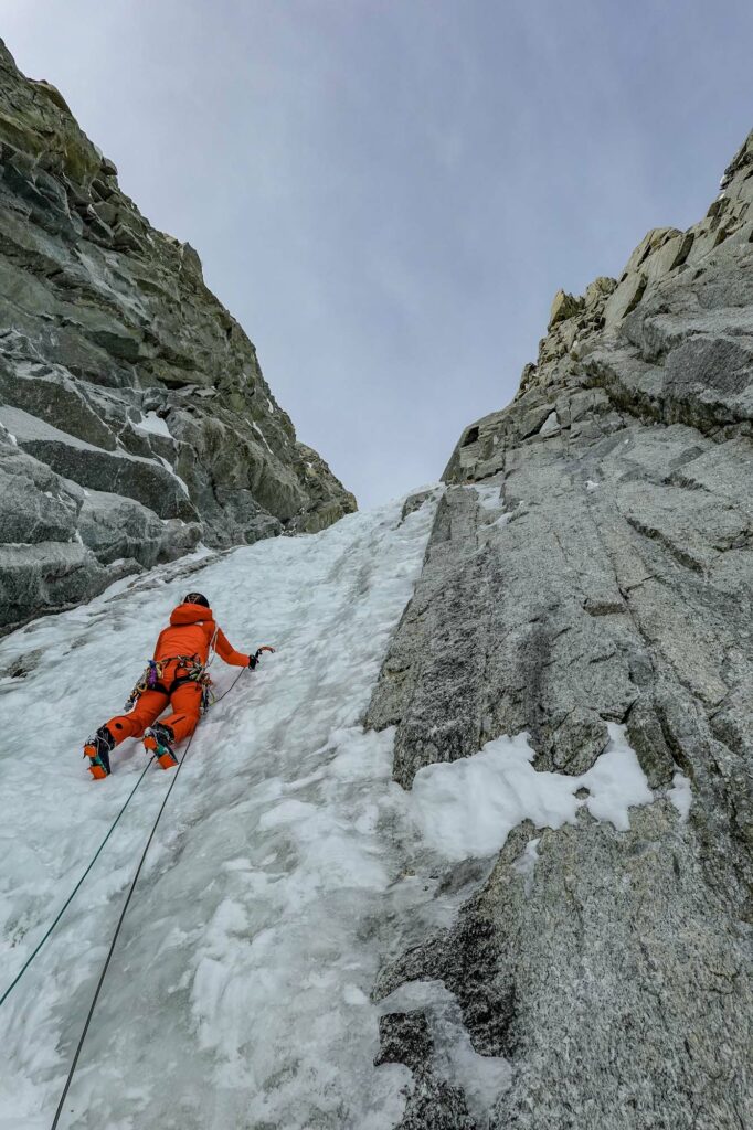 ALPINIST_Eiscouloirs_(c)_Mark_Oberlechne7