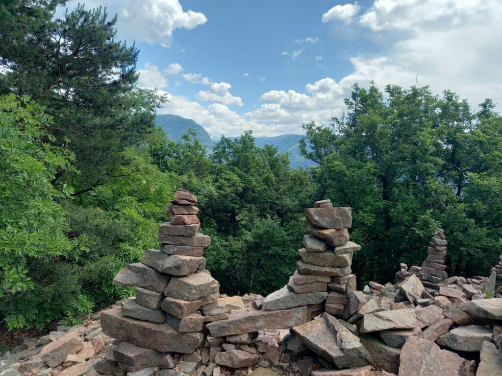 Steinmännchen aus Bozner Quarzporphyr I(c)AVS Meran