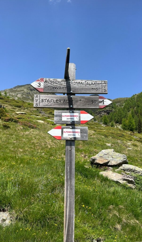 Wegweiser Alpenrosenweg I(c)Rosi Haller