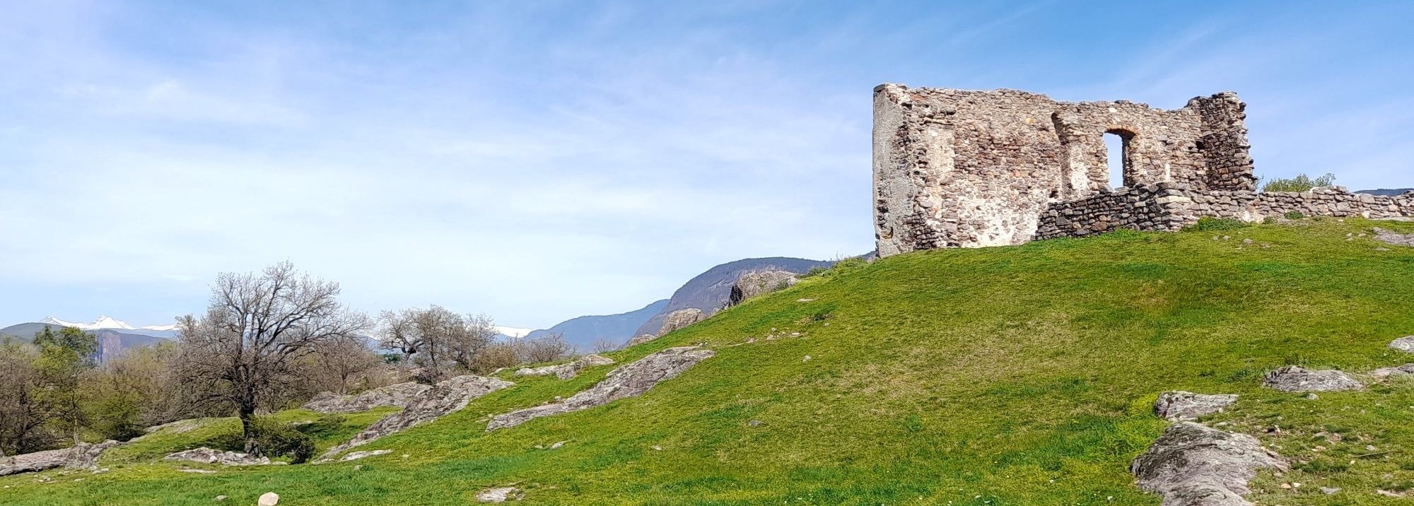 Auf den geheimnisvollen Hügel Castelfeder