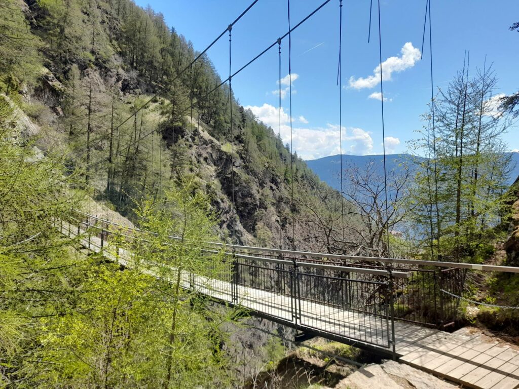 Hängebrücke über den Lahnbachgraben I(c)JudithEgger