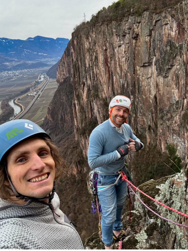 No_country_for_loose_rocks_(c)__Corentin_le_Masne_de_Chermont