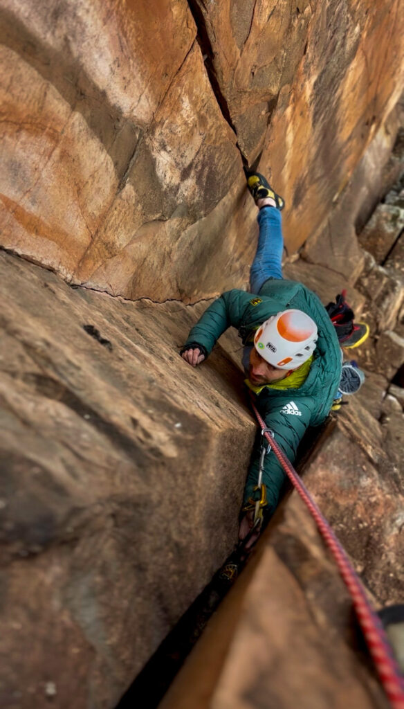 No_country_for_loose_rocks_(c)__Corentin_le_Masne_de_Chermont