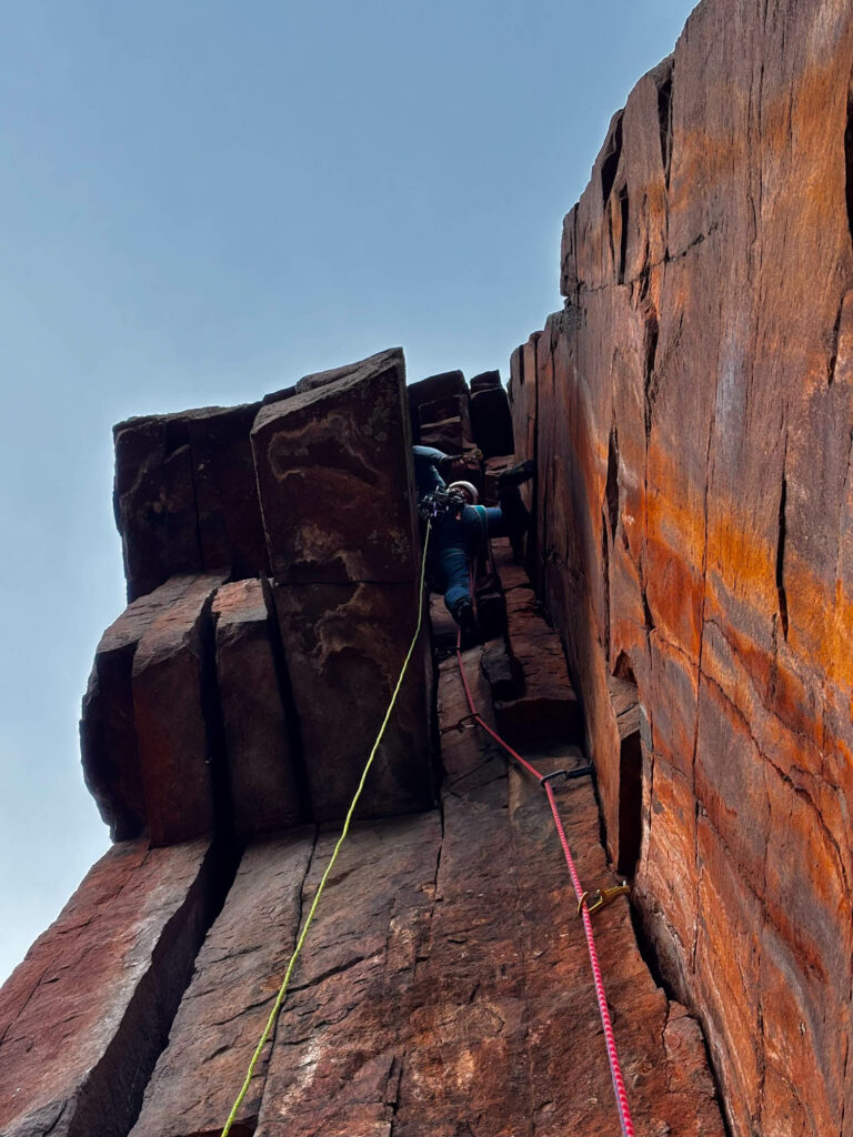 No_country_for_loose_rocks_(c)__Corentin_le_Masne_de_Chermont