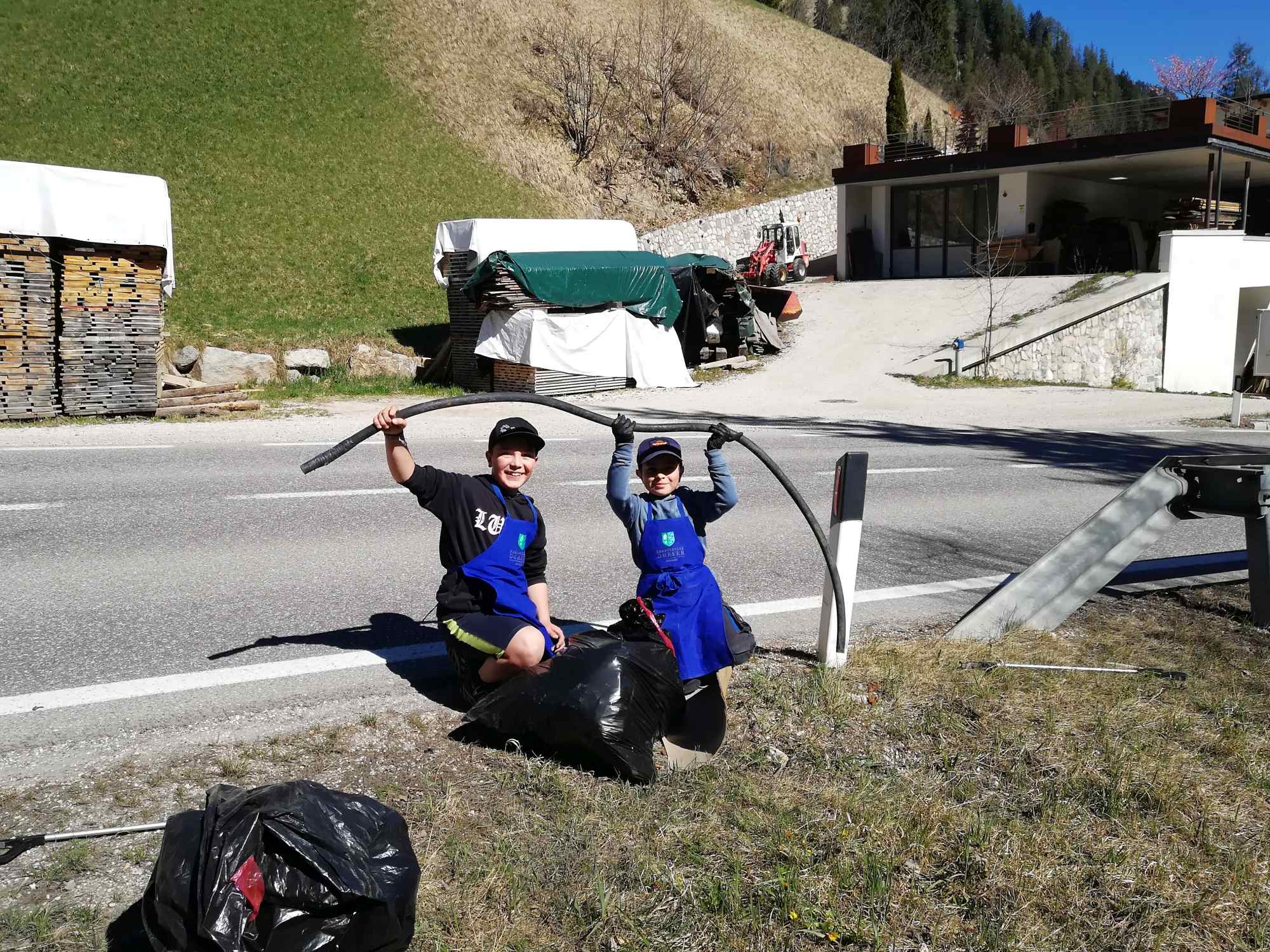 Kinder Lungiarü I ©Lokale Arbeitsgruppe Bergsteigerdorf Lungiarü