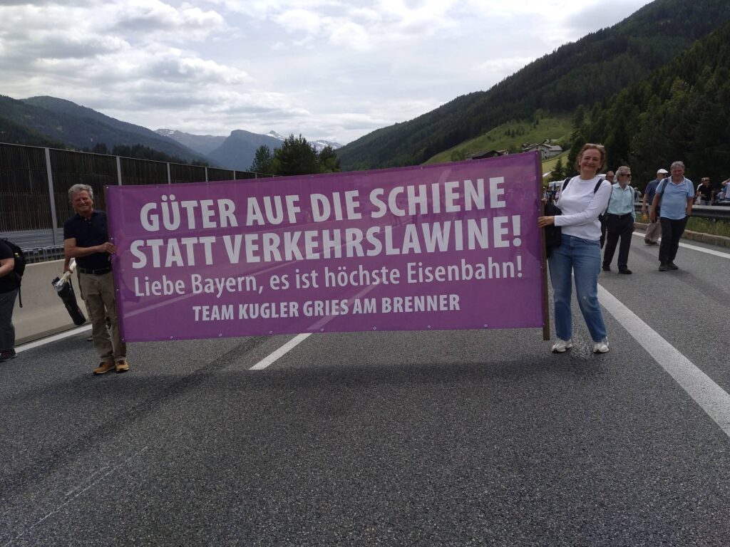 Demonstration auf der Brennerautobahn I(c)Gregor Beikircher
