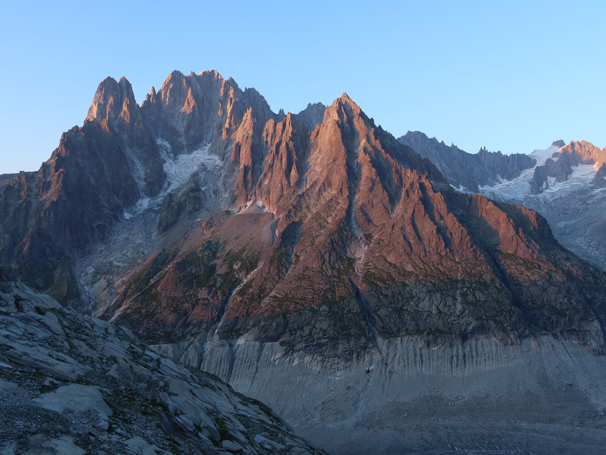 ALPINIST: Exklusivaktion Granit, Gletscher und Geselligkeit – eine Woche in Chamonix