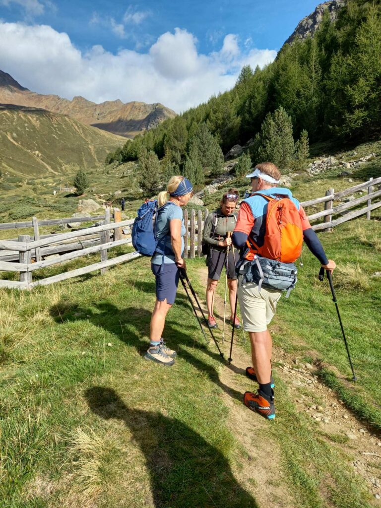 Am Beginn der Wanderung in Kurzras I(c)Rosi Haller I AVS Meran